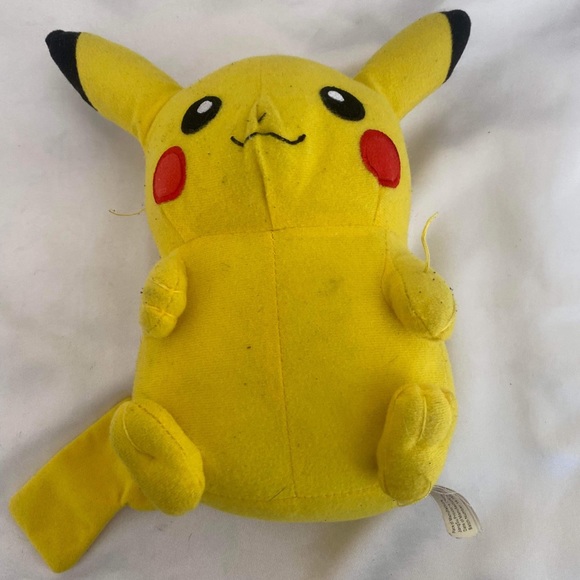 Pikachu Pokémon - Picture 2 of 3